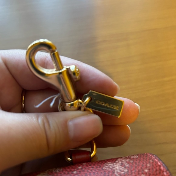 Coach Multi Attachments Red Horse & Carriage Charm Snap Case - Picture 6 of 7